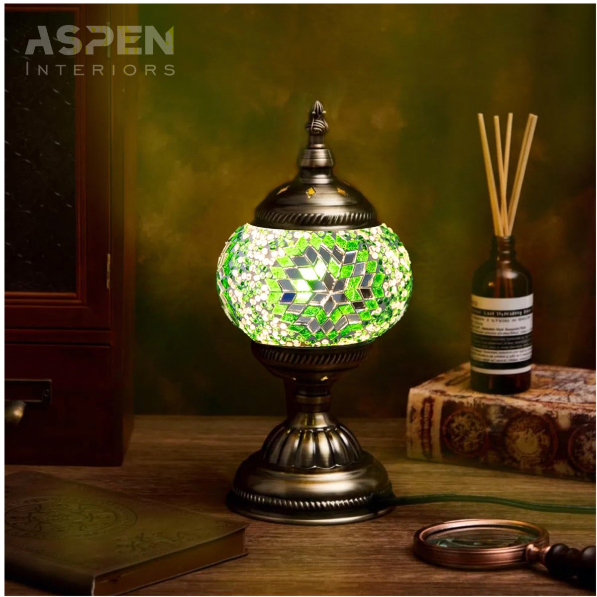 DIY Colored Glass Mosaic Table - Embellish Craft reseña y precio