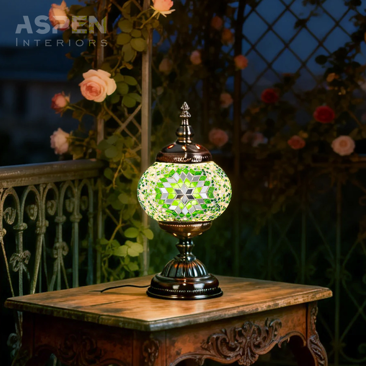 DIY Colored Glass Mosaic Table - Embellish Craft reseña y precio