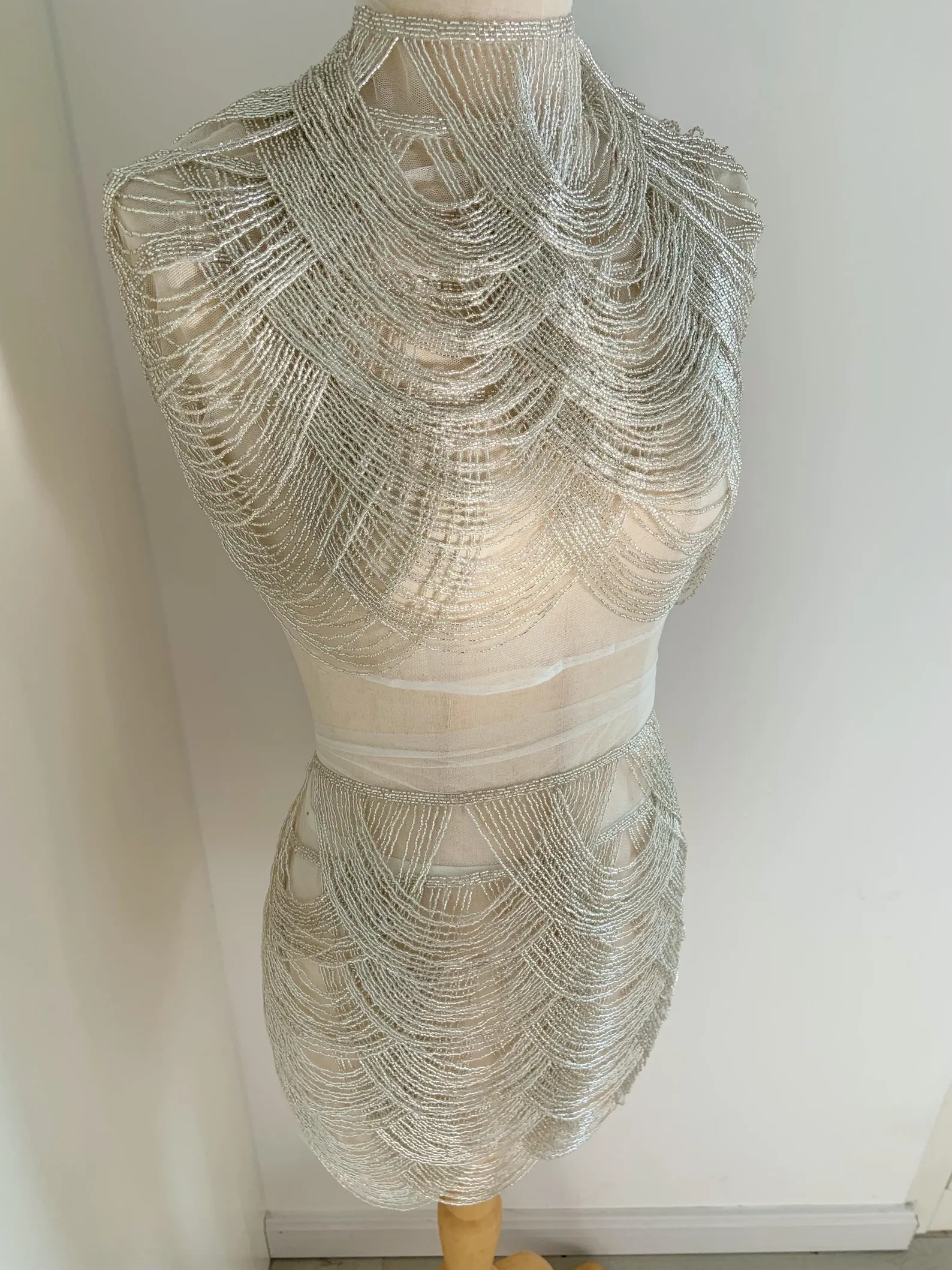 Silver Chains Cape Fabric, Bea - Beaded Trim Fringe reseña y precio